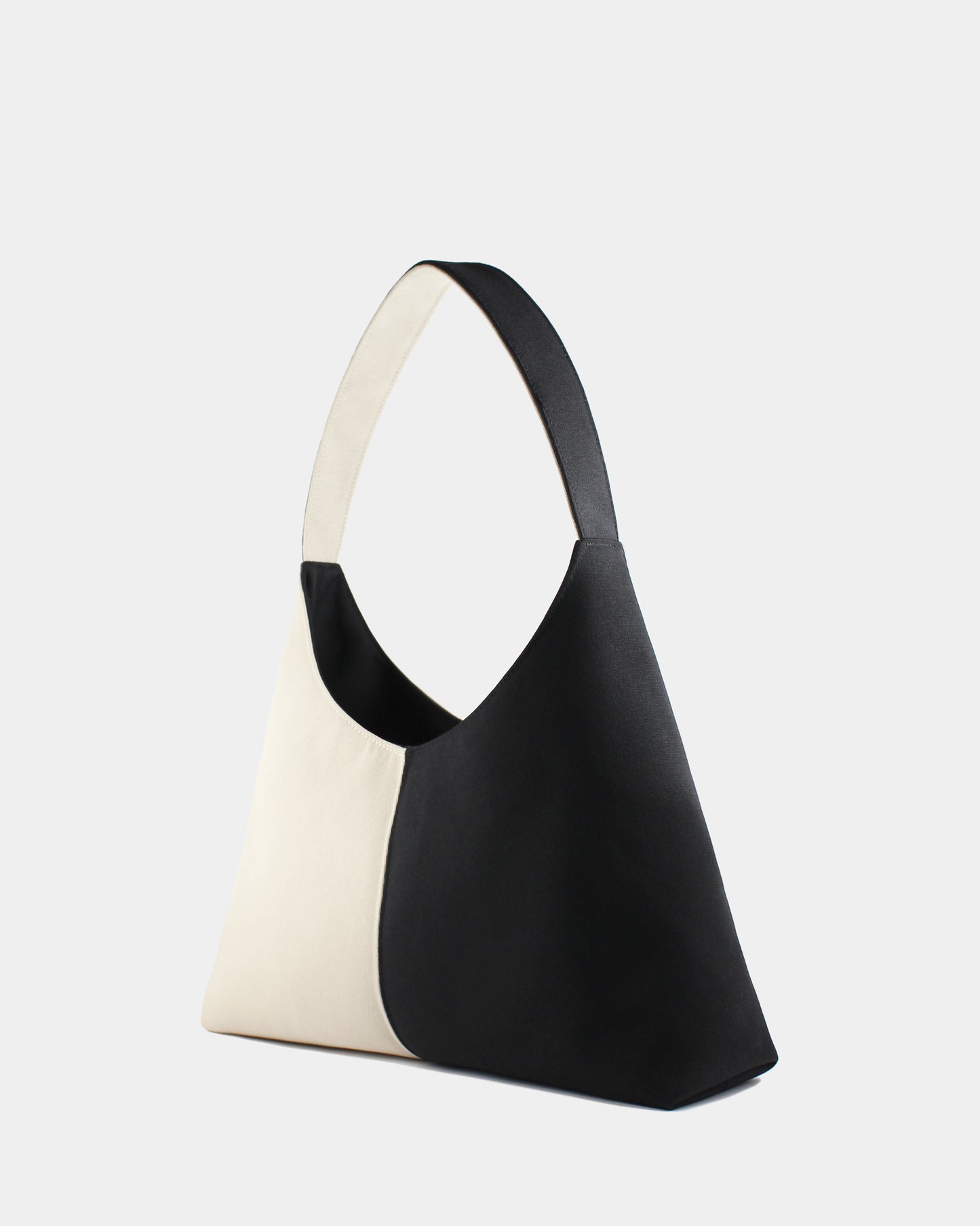 Maxi Bea blanco y negro