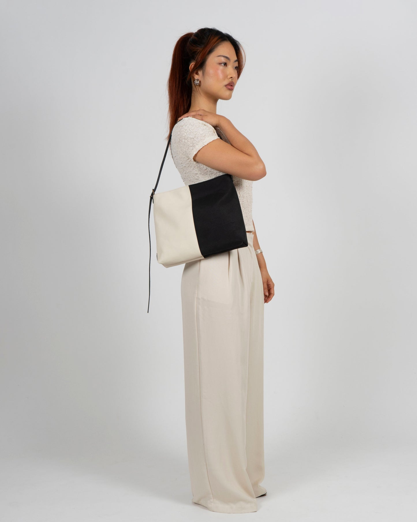 Bianca correa de piel